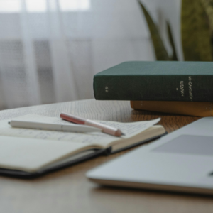 Read more about the article Jak napisać wnioski w pracy dyplomowej? Przykłady, struktura, zasady